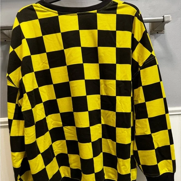 Peanuts Yellow and Black Hybrid Apparel - Picture 2 of 8